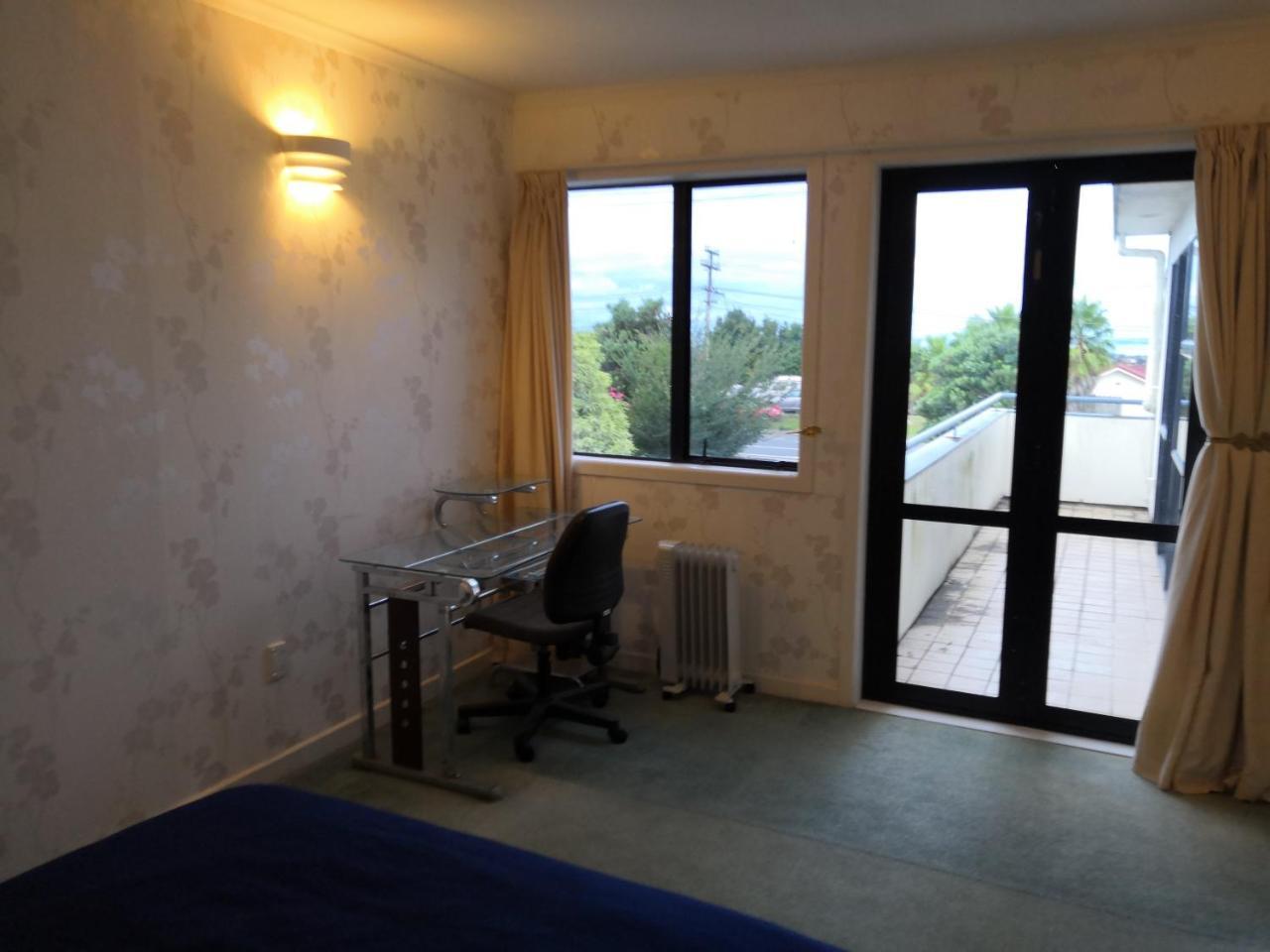 Browns Bay Holiday Hostel Auckland