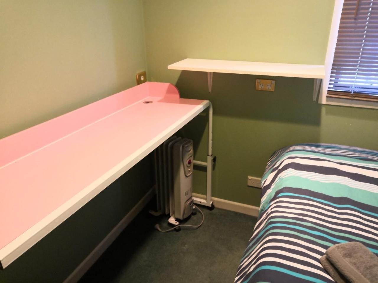 Browns Bay Holiday Hostel