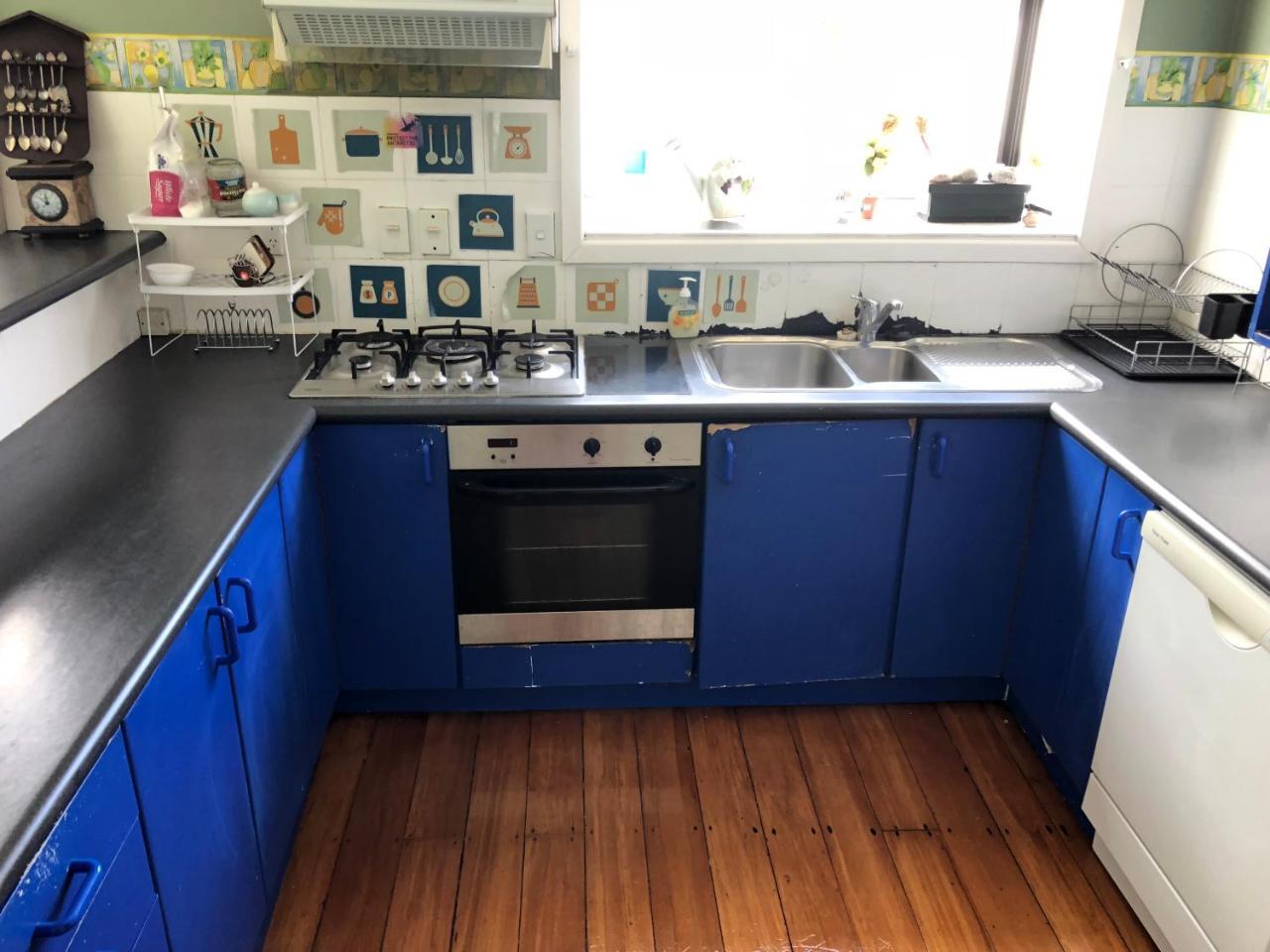 Browns Bay Holiday Hostel