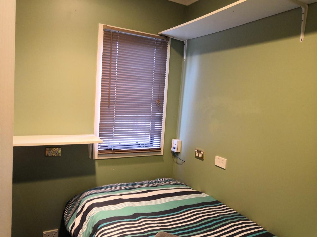 Browns Bay Holiday Hostel