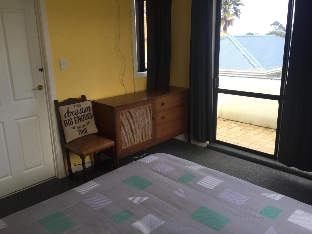 Browns Bay Holiday Hostel Auckland