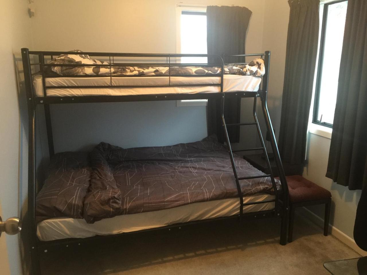 Hostel Browns Bay Holiday
